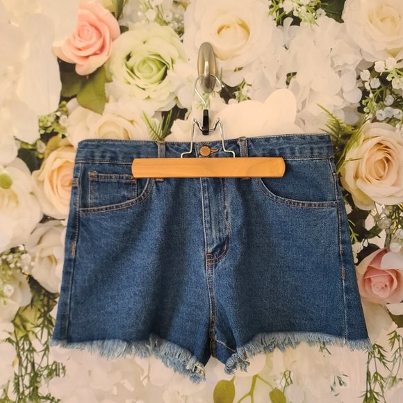 Forever 21 High rise jean shorts with Pride/Rainbow painted pockets - Picture 5 of 5